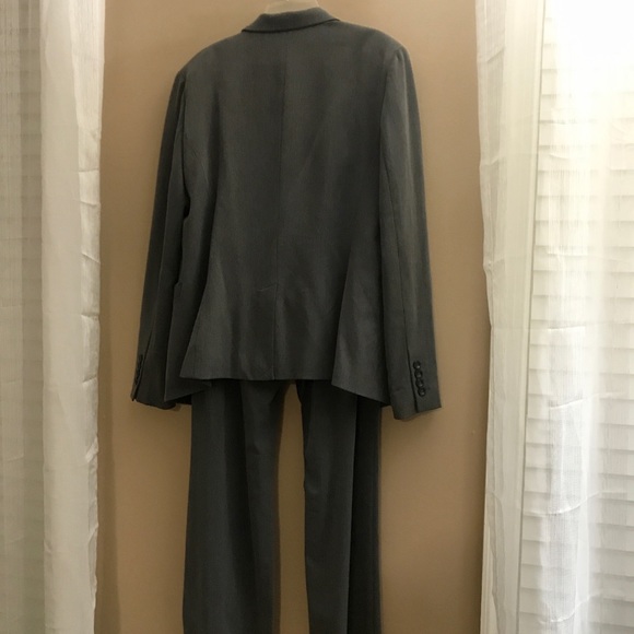 Worthington two piece gray suit - Picture 2 of 7